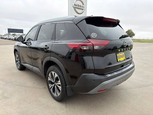 Used 2023 Nissan Rogue SV w/ SV Premium B Package FWD image 5