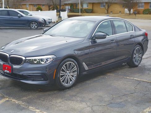 Used 2019 BMW 530i xDrive w/ Convenience Package image 3