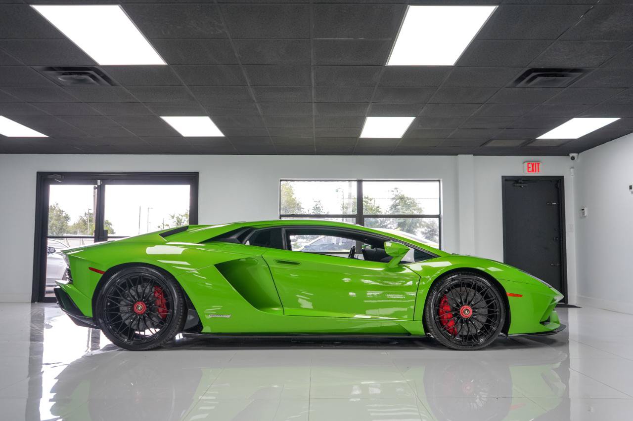 Used 2018 Lamborghini Aventador S AWD/4WD image 8