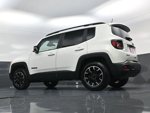 Used 2023 Jeep Renegade Latitude AWD/4WD image 17
