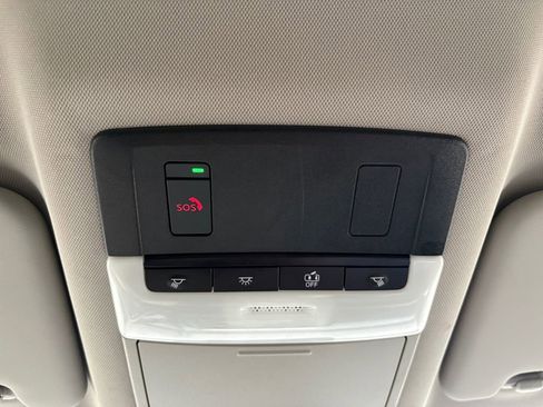 Used 2023 Nissan Rogue SV image 26