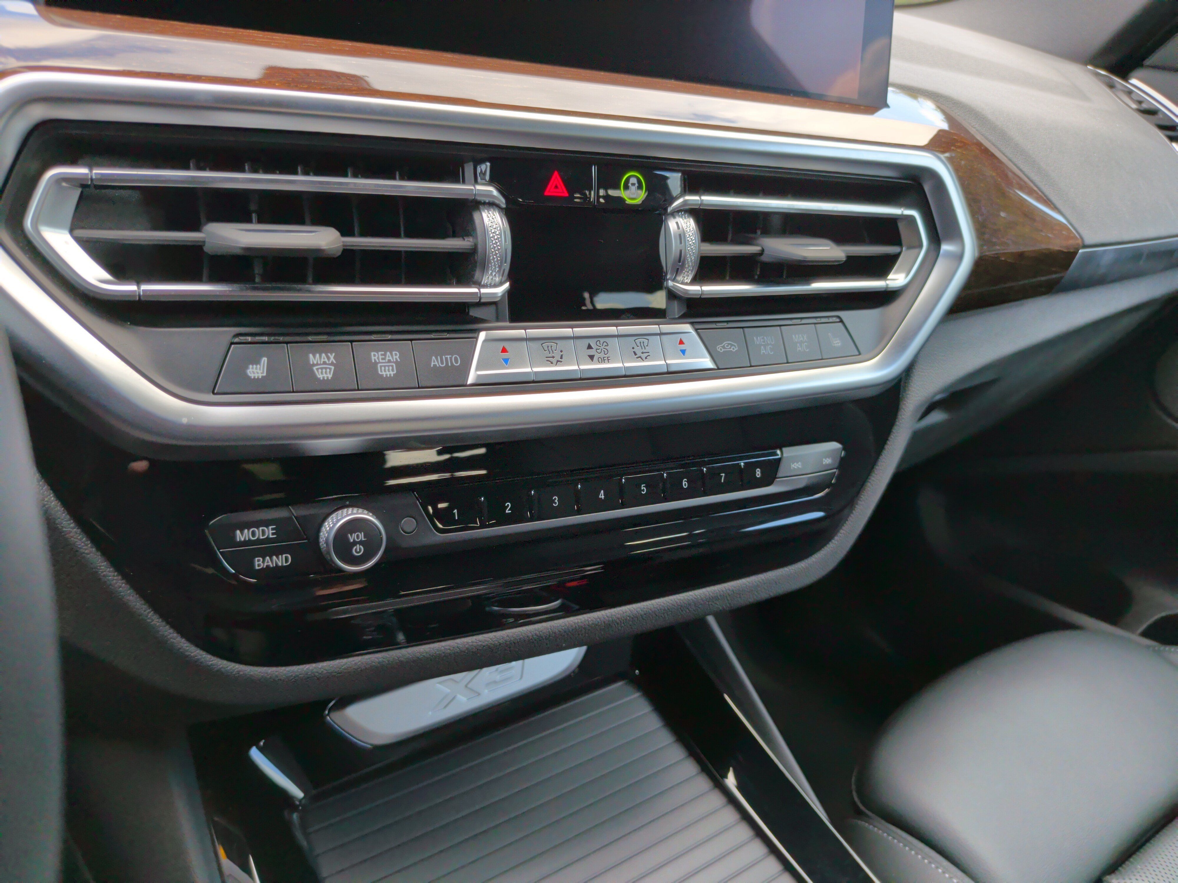 Used 2024 BMW X3 sDrive30i w/ Premium Package RWD image 19