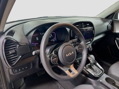 Certified 2023 Kia Soul S image 9