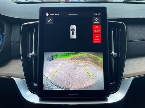 Certified 2025 Volvo XC90 B6 Core AWD/4WD image 23
