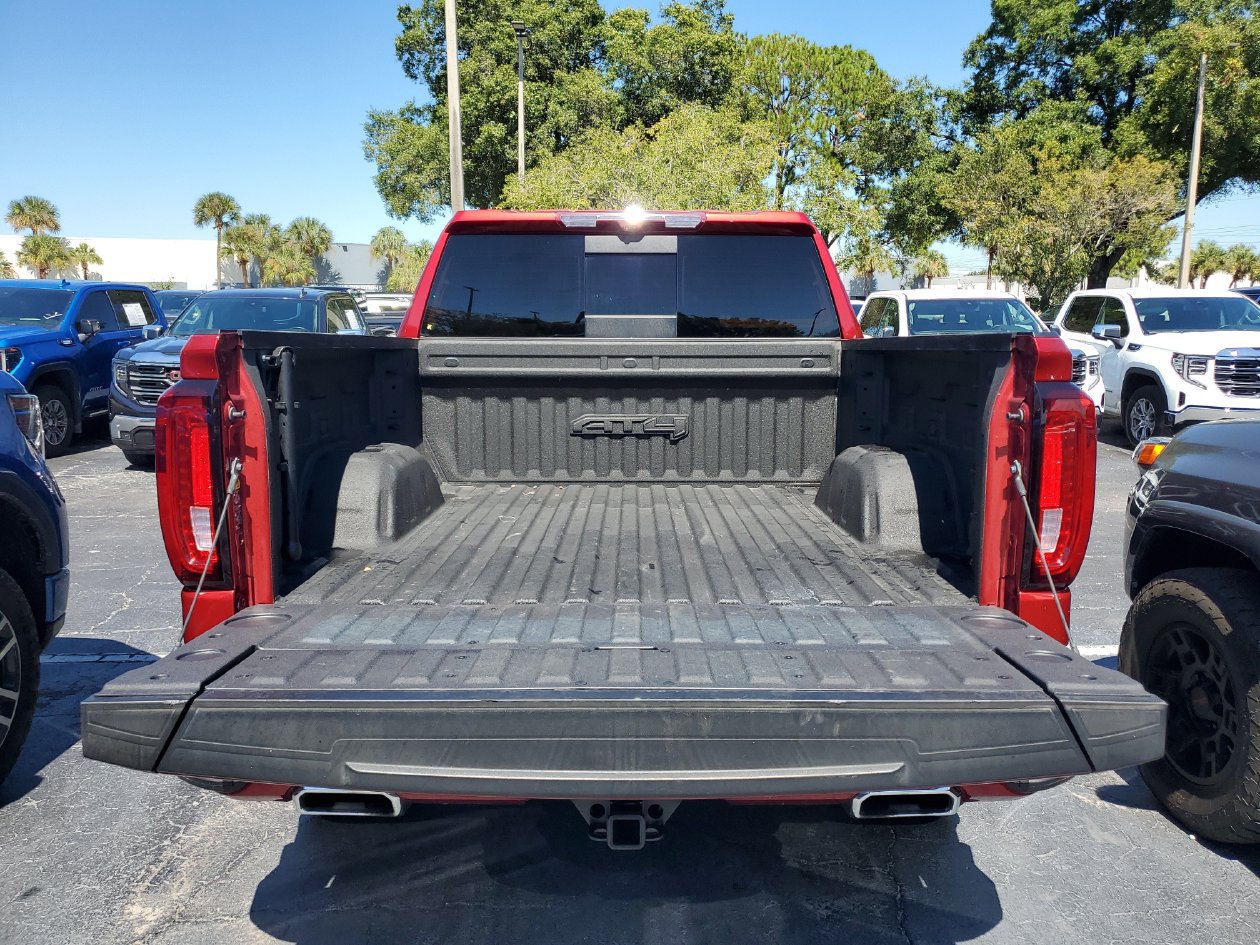 Used 2024 GMC Sierra 1500 AT4 w/ Technology Package AWD/4WD image 9