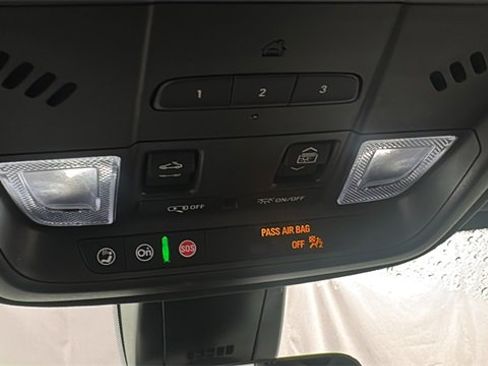 Used 2025 Cadillac XT5 Premium Luxury image 32