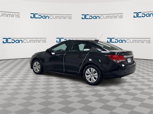 Used 2015 Chevrolet Cruze LS image 6