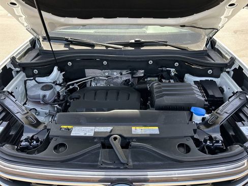 Used 2024 Volkswagen Atlas SE FWD image 31