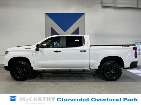 Used 2024 Chevrolet Silverado 1500 LT Trail Boss w/ Convenience Package II image 9