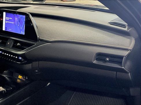 Used 2024 Lexus UX 250h AWD w/ Premium Package image 18