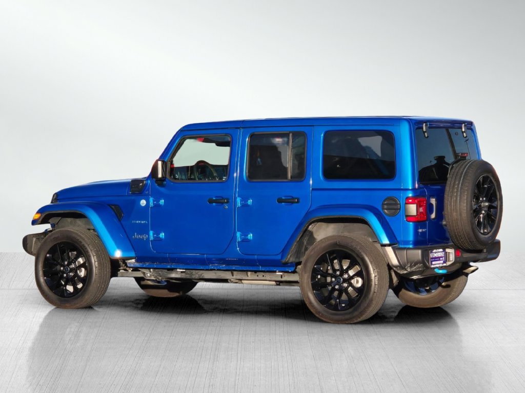 Used 2024 Jeep Wrangler Unlimited Sahara w/ Technology Group AWD/4WD image 8