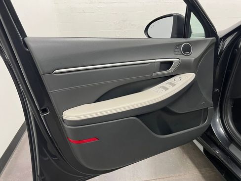 Used 2022 Hyundai Sonata Limited image 28