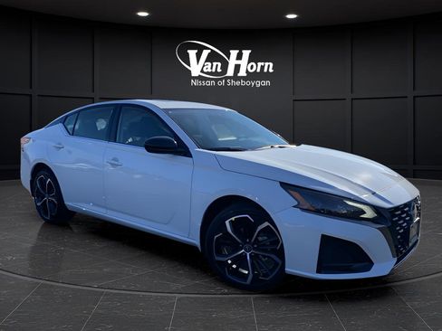 New 2025 Nissan Altima 2.5 SR w/ SR Premium Package image 38