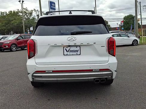 Used 2023 Hyundai Palisade Calligraphy image 7