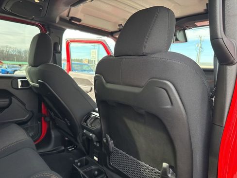 New 2025 Jeep Gladiator Mojave w/ Convenience Group image 27