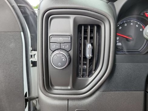 Certified 2022 Chevrolet Silverado 1500 Custom RWD image 17