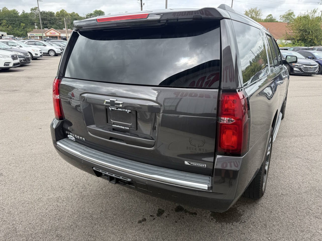 Used 2018 Chevrolet Suburban Premier AWD/4WD image 8