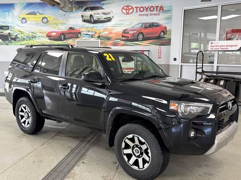 Used 2021 Toyota 4Runner TRD Off-Road image 38