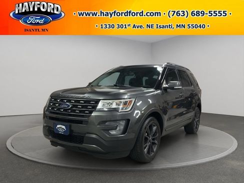 Used 2017 Ford Explorer XLT w/ Equipment Group 202A AWD/4WD image 1