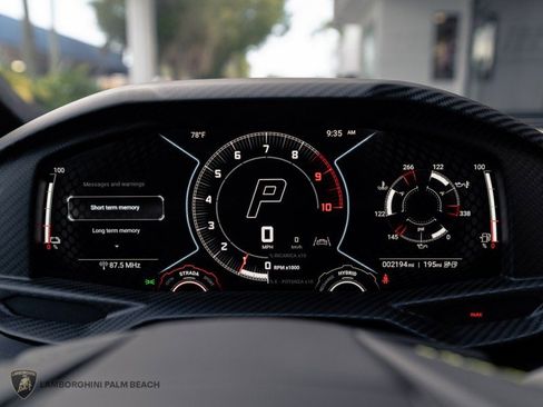 Used 2024 Lamborghini Revuelto image 19