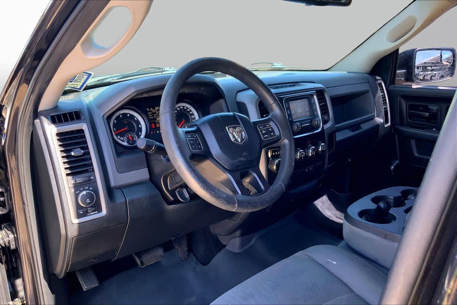 Used 2015 RAM 1500 Express RWD image 15