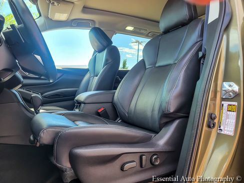 Certified 2023 Subaru Ascent Touring AWD/4WD image 7