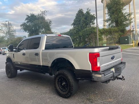 Used 2017 Ford F250 XLT AWD/4WD image 4