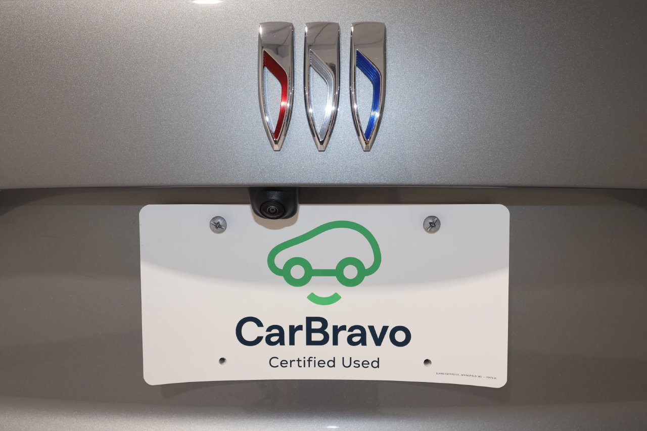 Certified 2025 Buick Envision Preferred AWD/4WD image 37