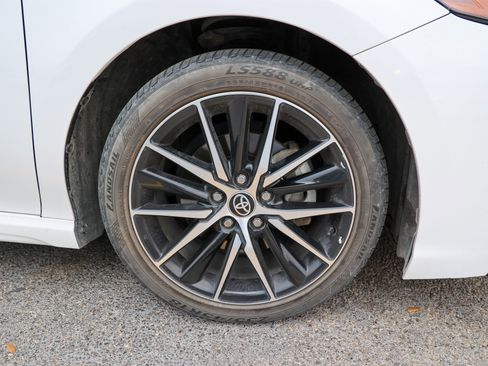 Used 2022 Toyota Camry SE image 12