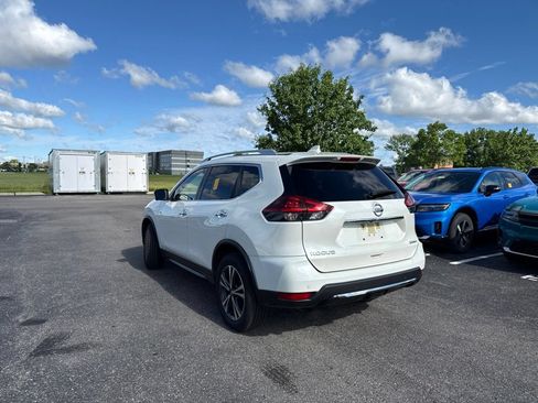 Used 2019 Nissan Rogue SV w/ Premium Package AWD/4WD image 7
