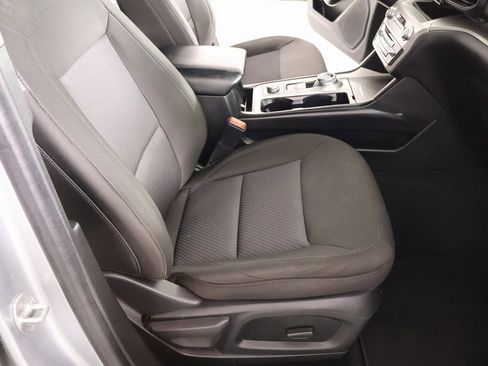 Used 2023 Ford Explorer XLT image 14