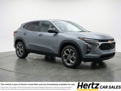 Used 2025 Chevrolet Trax LT FWD image 1