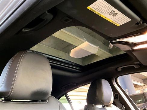 Used 2023 BMW 330i Sedan w/ M Sport Package image 14