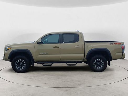 Used 2020 Toyota Tacoma TRD Off-Road w/ Technology Package image 2