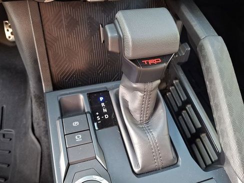 Used 2025 Toyota Tacoma TRD Sport image 14