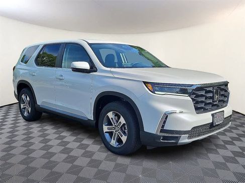 New 2025 Honda Pilot EX-L image 2