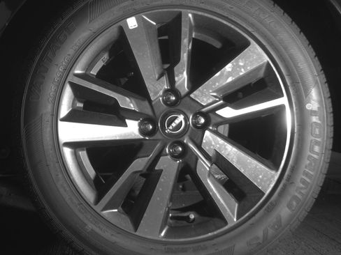 Used 2025 Nissan Versa SV image 14