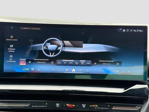 Certified 2025 BMW 530i image 36