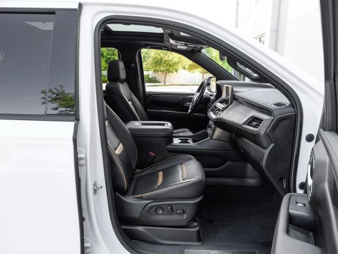 Used 2023 GMC Yukon AT4 w/ AT4 Premium Package AWD/4WD image 40