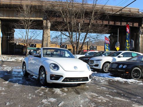 Used 2014 Volkswagen Beetle TDI image 4