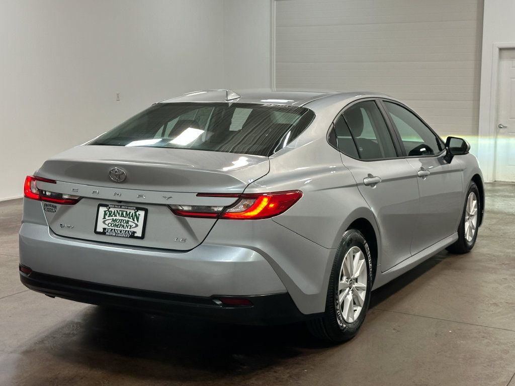 Used 2025 Toyota Camry LE FWD image 27