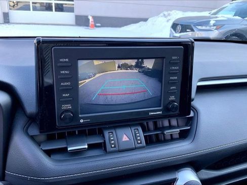 Used 2021 Toyota RAV4 XLE Premium image 20