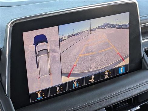 Used 2021 GMC Yukon XL SLT w/ SLT Premium Package image 11