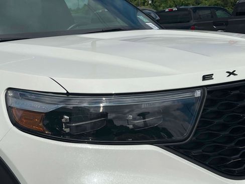 Certified 2022 Ford Explorer ST w/ ST Street Pack image 10