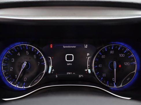 Used 2024 Chrysler Pacifica Limited w/ S Appearance Package image 14