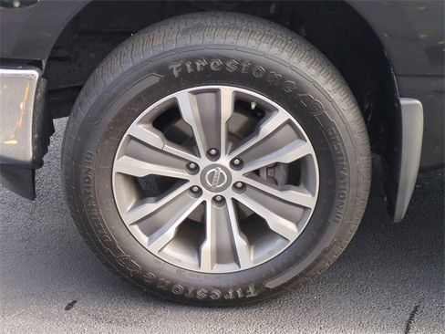 Used 2017 Nissan Titan SL image 34