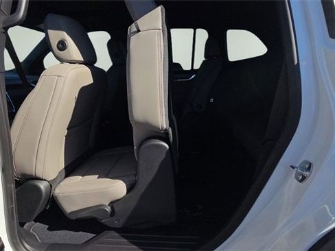 New 2026 GMC Acadia Elevation image 36