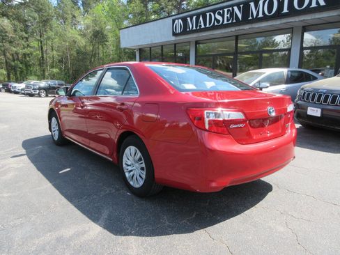 Used 2012 Toyota Camry LE image 7