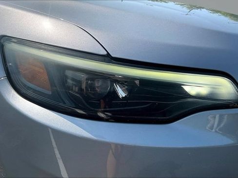 Used 2019 Jeep Cherokee Latitude w/ Popular Appearance Group FWD image 31