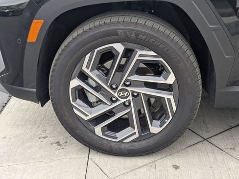 Certified 2025 Hyundai Tucson Limited image 13